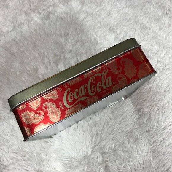 NWOT Coca-Cola 'Coke Santa' 1000 Piece Puzzle in Collectible Tin - Picture 6 of 11